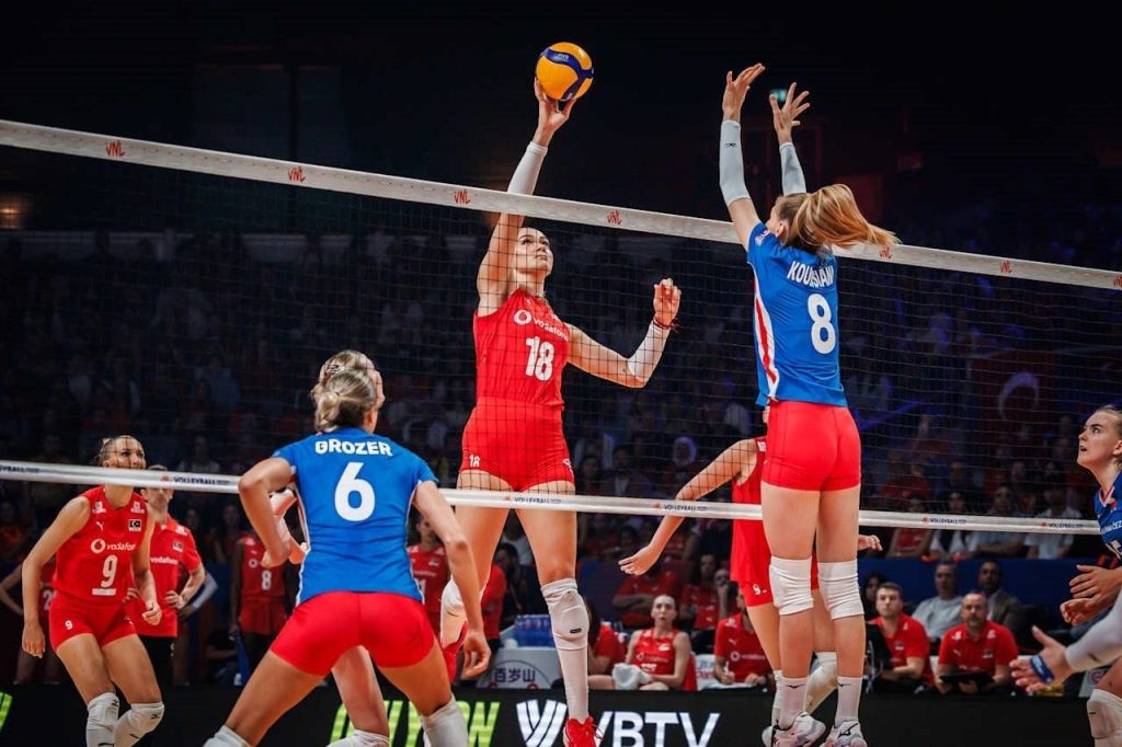 a milli kadin voleybol takimi cekyaya maglup oldu 15e8c9a75fe2 |