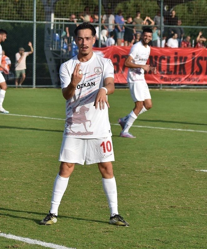 altinorduda iki futbolcuya talip var fd69ec957c4c |