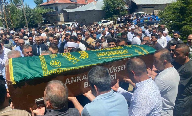 ankarada 15 temmuz sehidinin babasi defnedildi 9827cce5a6a4 |