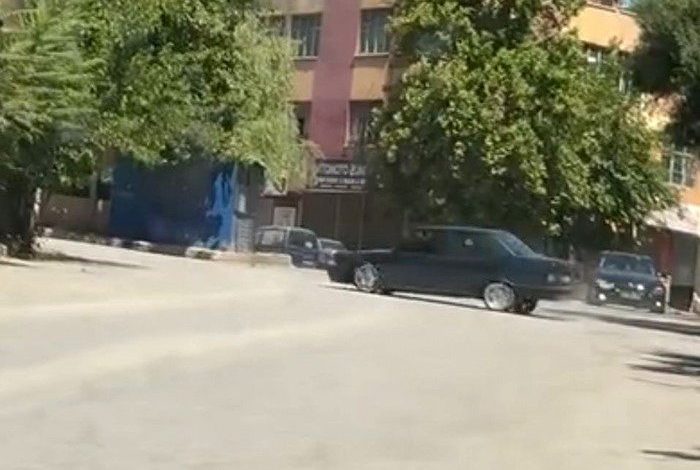 ankarada drift atan surucu trafigi birbirine katti ac360b6908bd |