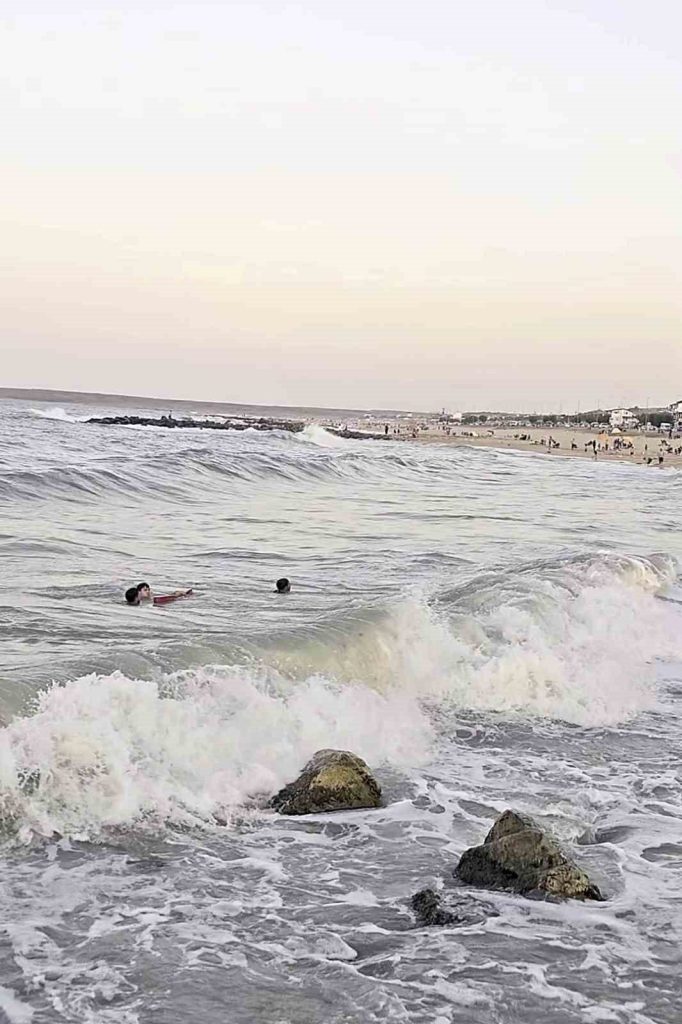 arnavutkoyde deniz yasagina ragmen bogulma tehlikesi gecirdiler 0544f88b79e9 |