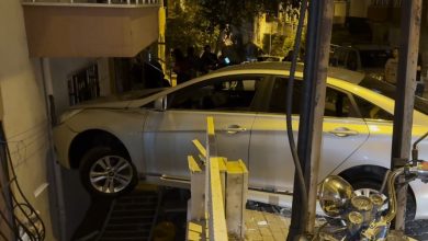 avcilarda fren yerine gaza basan kadin surucu binaya carpti 2efaa2030830 |