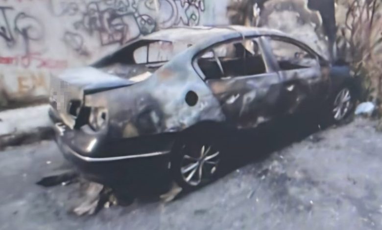 Bahçelievler’de polis yelekli hırsızlar, yakalanmamak için aracı yaktı 1 bahcelievlerde polis yelekli hirsizlar yakalanmamak icin araci yakti ea048a5141ac |
