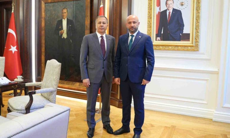 Bakan Yerlikaya, Suriye Acil Durum ve Afet Yönetimi Bakanı Raid Salih ile bir araya geldi 1 bakan yerlikaya suriye acil durum ve afet yonetimi bakani raid salih ile bir araya geldi 86c831d72cdf |