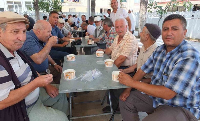 balikesirde asure gelenegi devam ediyor 239b4de3cce1 |