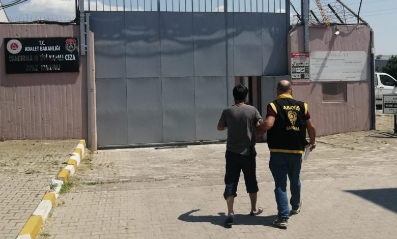 Balıkesir’de hapis cezası bulanan 14 şahıs yakalandı 1 balikesirde hapis cezasi bulanan 14 sahis yakalandi a0840e58803b |