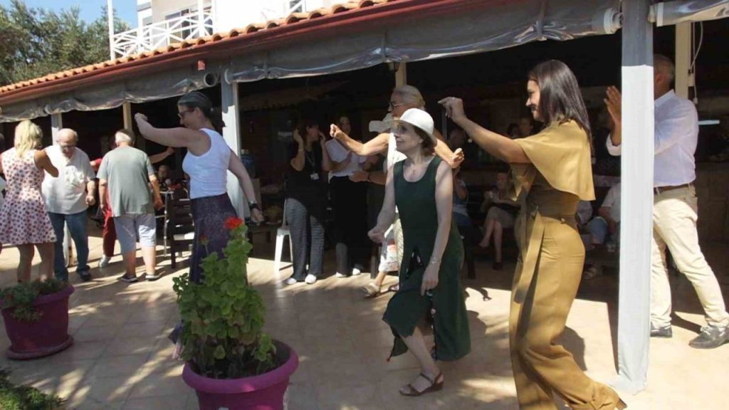 balikesirde huzurevi sakinleri icin eglence duzenlendi 55759cb04a8c |