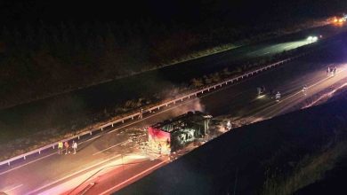 balikesirde otoyolda tir yandi yangin ormanlik alana sicradi 5d73629d9ba8 |