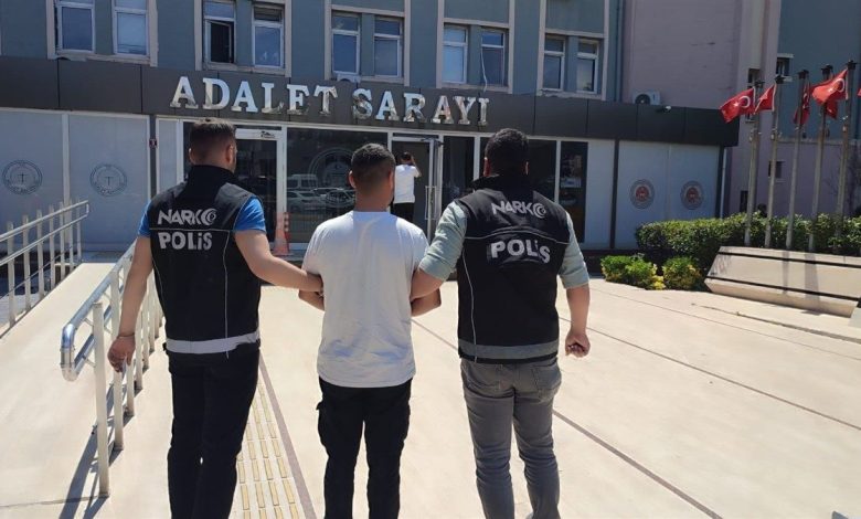 Bandırma’da uyuşturucu suçundan aranan şahıs yakalandı 1 bandirmada uyusturucu sucundan aranan sahis yakalandi 2e3130513f6b |