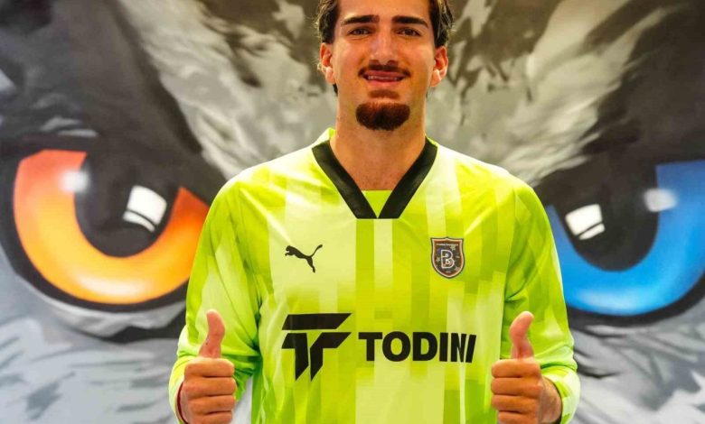 basaksehir luca ekrem stancici kadrosuna katti f7da686c84f6 |