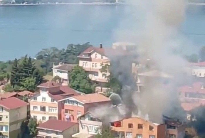 Beykoz’da korkutan yangın: Binada mahsur kalan 4 kişi kurtarıldı 1 beykozda korkutan yangin binada mahsur kalan 4 kisi kurtarildi c74ff63767b5 |