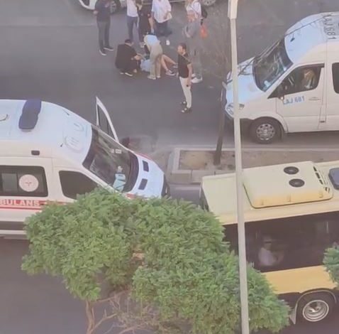 beylikduzunde yolun karsisina gecmek isteyen kadina araba carpti 3ce5ee2e8a26 |