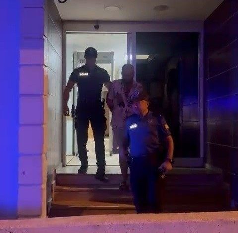 Bursa’da 34 yıl cezası bulunan şahıs ruhsatsız silahla yakalandı 1 bursada 34 yil cezasi bulunan sahis ruhsatsiz silahla yakalandi 1c601e3126fc |