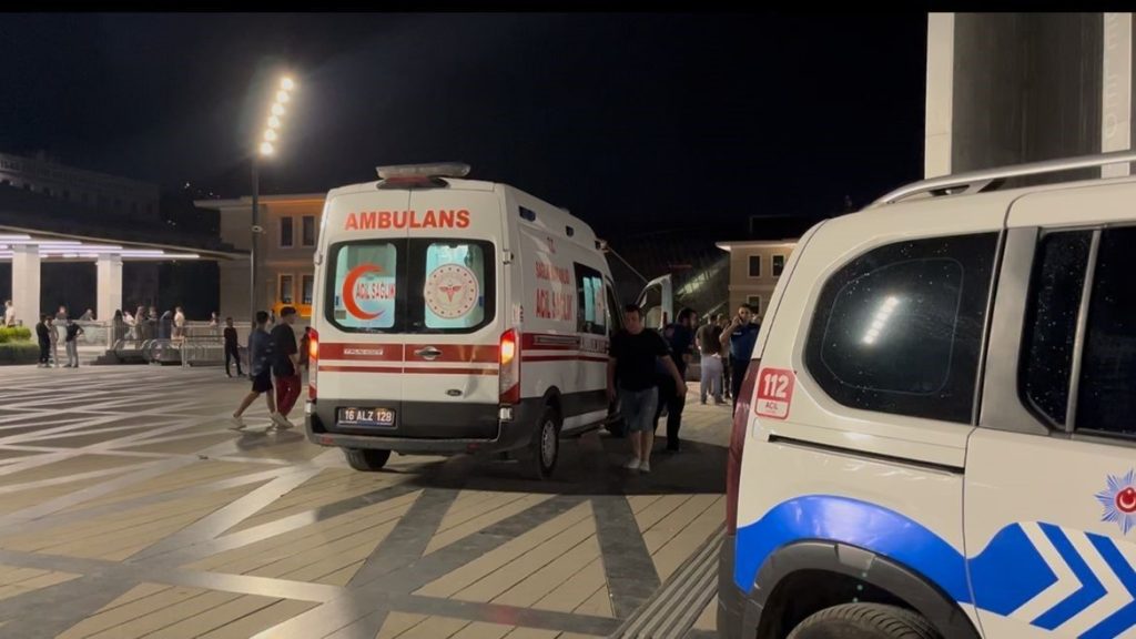 bursada bicakli dehset 14 yasindaki genc kiz 4 kisiyi bicakladi 602023e79814 |