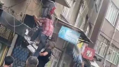 bursada evde cikan yanginda alevlerin arasinda kalan kadini mahalleli kurtardi d9de90611336 |