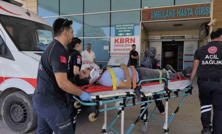 bursada hafif ticari arac kamyonetle carpisti 3 yarali 8f5385fb3c00 |
