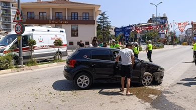 bursada iki arac kafa kafaya carpisti 4 yarali abda52ea1427 |