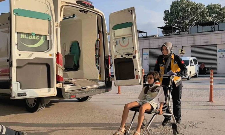 Bursa’da iki otomobil çarpıştı: 1’i ağır 4 yaralı 1 bursada iki otomobil carpisti 1i agir 4 yarali b9545d1e37ca |