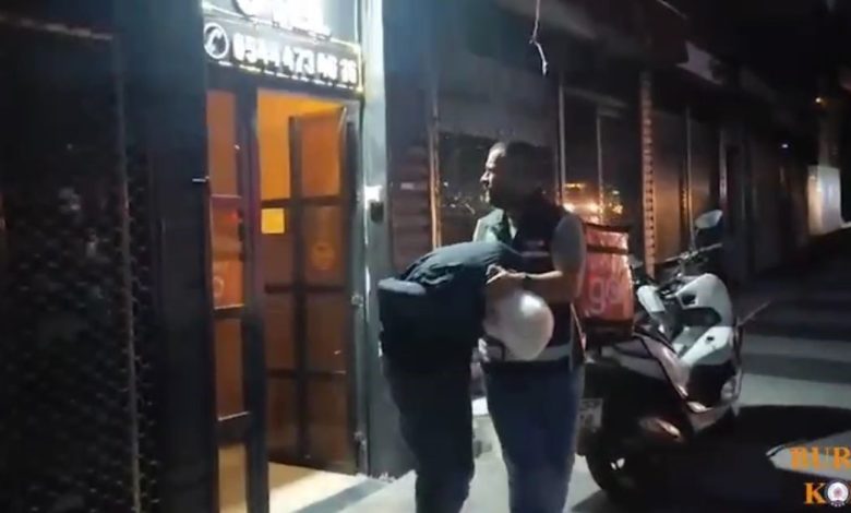 Bursa’da silahlı suç örgütüne şafak operasyonu: 19 gözaltı 1 bursada silahli suc orgutune safak operasyonu 19 gozalti 5aea2d119488 |