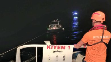 canakkale bogazinda dumen arizasi nedeniyle suruklenen tekne kurtarildi c1b10634afc4 |