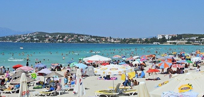 cesmede 14 plaj ve 2 marinada mavi bayrak dalgalanacak 393fde23022f |