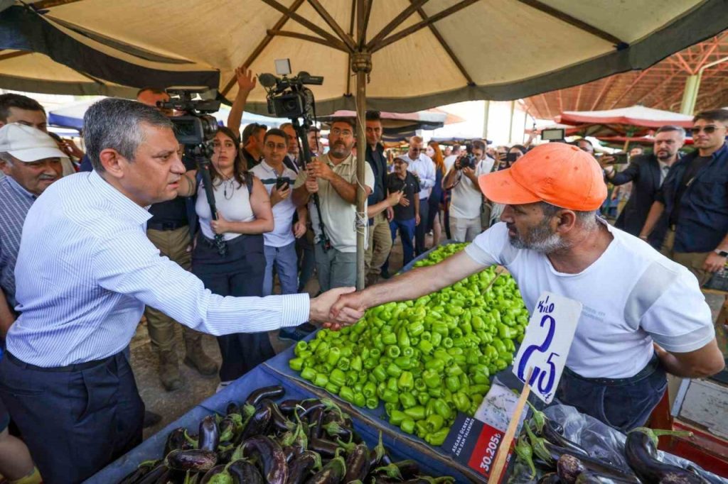 chp genel baskani ozel ankarada semt pazari ziyaret etti d63f5bcba358 |