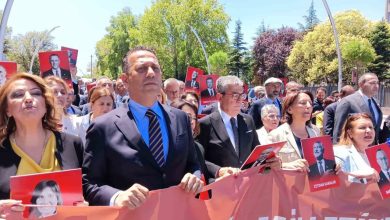 chpli vekiller operasyonlari protesto etmek icin slogan atarak yurudu 32f5f8f5bc65 |
