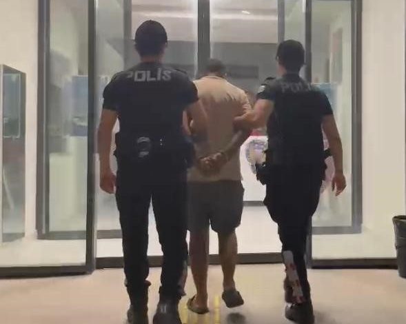 Cinsel saldırıdan 51 yılla aranan şahıs yakalandı 1 cinsel saldiridan 51 yilla aranan sahis yakalandi 2bb6466831ac |