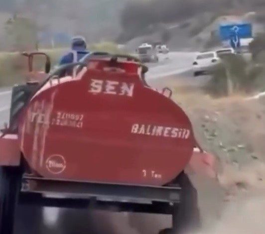 Dayanışmanın en güzel görüntüleri...Yangına jant üzerinde gitti 1 dayanismanin en guzel goruntuleriyangina jant uzerinde gitti 31b1abdbc183 |