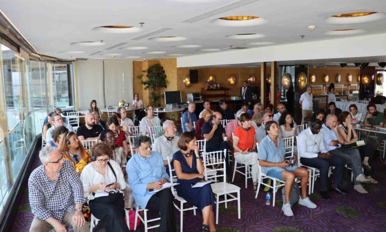 DEM Parti: "Öcalan ile görüşmek için Türkiye’ye gelen 39 kişilik yabancı heyet İstanbul’daki temaslarına başladı" 1 dem parti ocalan ile gorusmek icin turkiyeye gelen 39 kisilik yabanci heyet istanbuldaki temaslarina basladi 47b014d3bfa2 |