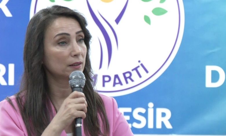 DEM Parti’li Hatimoğulları: "Gelin ikinci yüzyılda Türkiye Cumhuriyeti’ni demokrasiyle buluşturalım, demokratik cumhuriyeti hep beraber inşa edelim" 1 dem partili hatimogullari gelin ikinci yuzyilda turkiye cumhuriyetini demokrasiyle bulusturalim demokratik cumhuriyeti hep beraber insa edelim 3e46a98c867c |