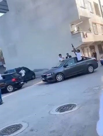 dugunde uzun namlulu silahlarla tehlikeli kutlama 52c067da5f7e |