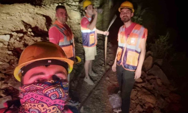 edremitte zeytinlik alanda cikan yangin kontrol altina alindi 42e362ca01fd |