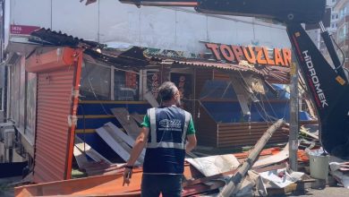 esenyurtta bicakli kavgaya neden olan market reyonu yikildi fe8eb98dbf35 |