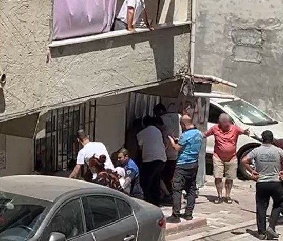 Esenyurt’ta ev sahibi ile kiracı arasında kavga 1 esenyurtta ev sahibi ile kiraci arasinda kavga 5177cd8fdee7 |