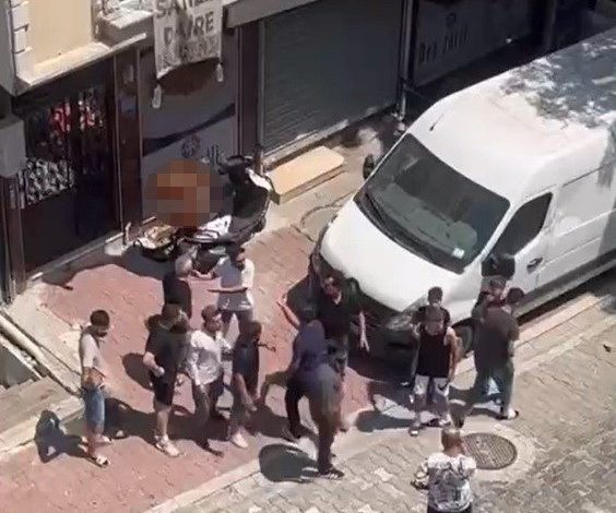 esenyurtta iki komsunun evimi dikizliyorsun tartismasi kavgaya donustu 277f1667e66d |
