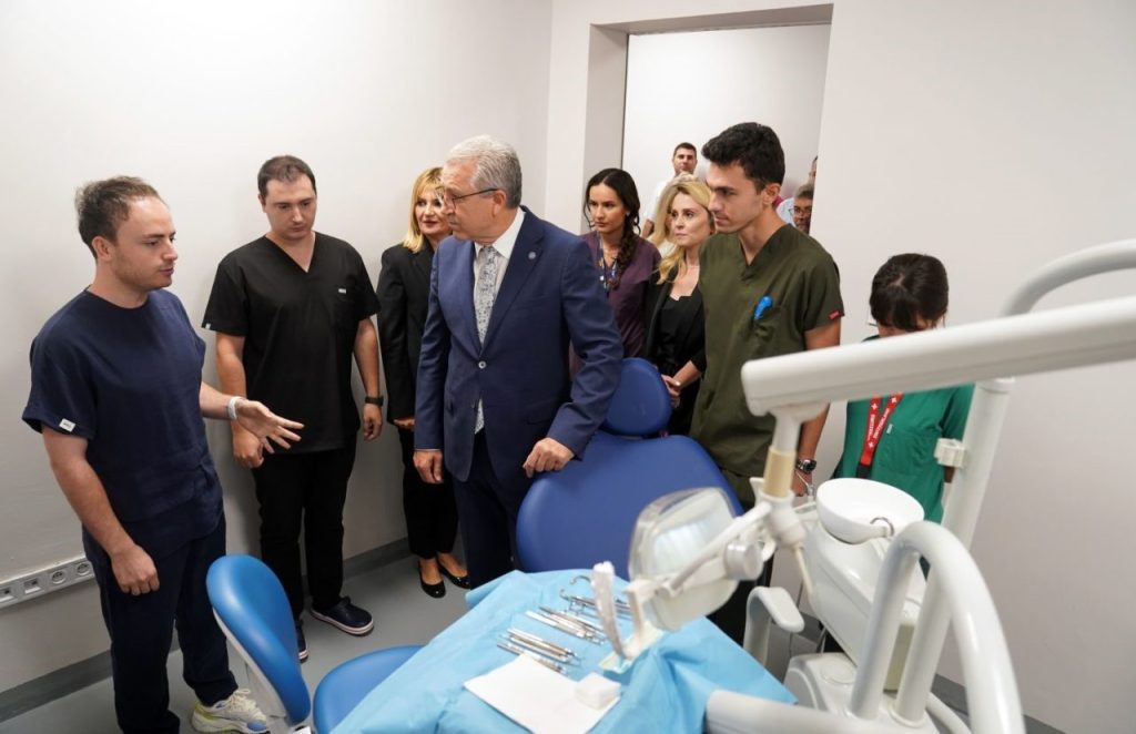 eu dis hekimligi fakultesi modern egitimiyle gelecegin hekimlerini yetistiriyor 04aaaf92768d |