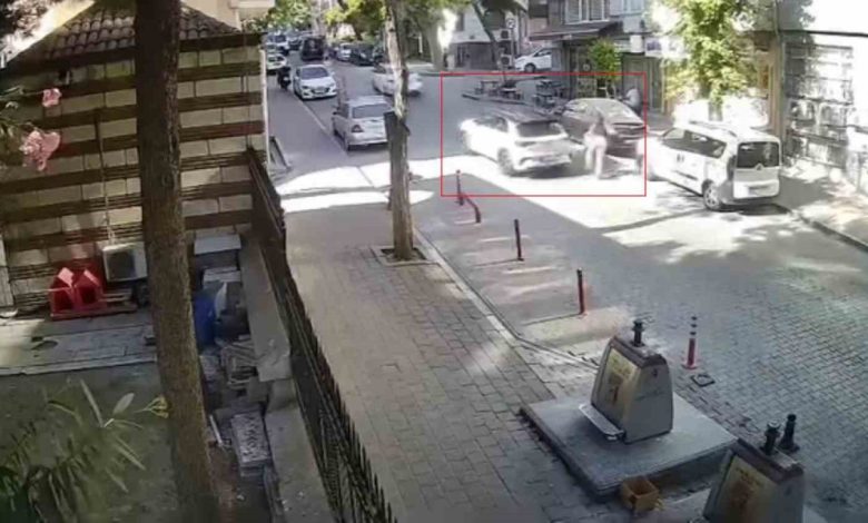 fatihte bir surucu yolda yuruyen genc kadina dehseti yasatti once sozlu taciz etti sonra araciyla ayaginin uzerinden gecti c1dbf55ed626 |