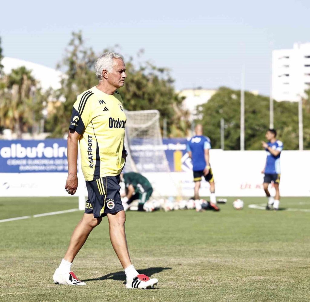 fenerbahce gunu tek antrenmanla tamamladi a74b75bbb1b4 |