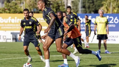 fenerbahce hazirliklarini cift idmanla surdurdu 277a3ef957e7 |