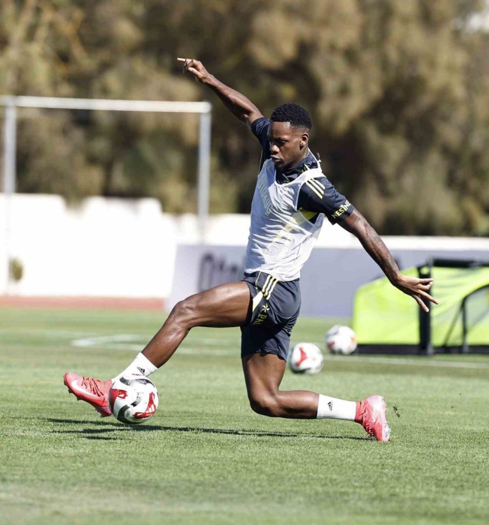 fenerbahce yeni sezon hazirliklarini surdurdu 279225146980 |