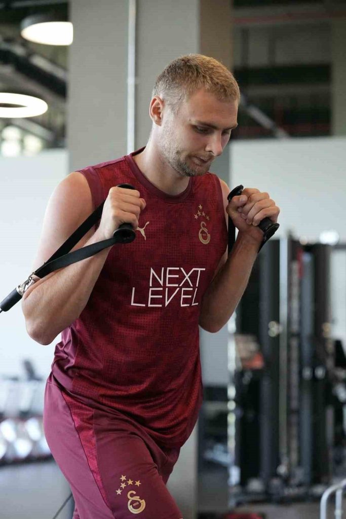 galatasaray hazirliklarini cift idman yaparak surdurdu c97f471e5b6f |