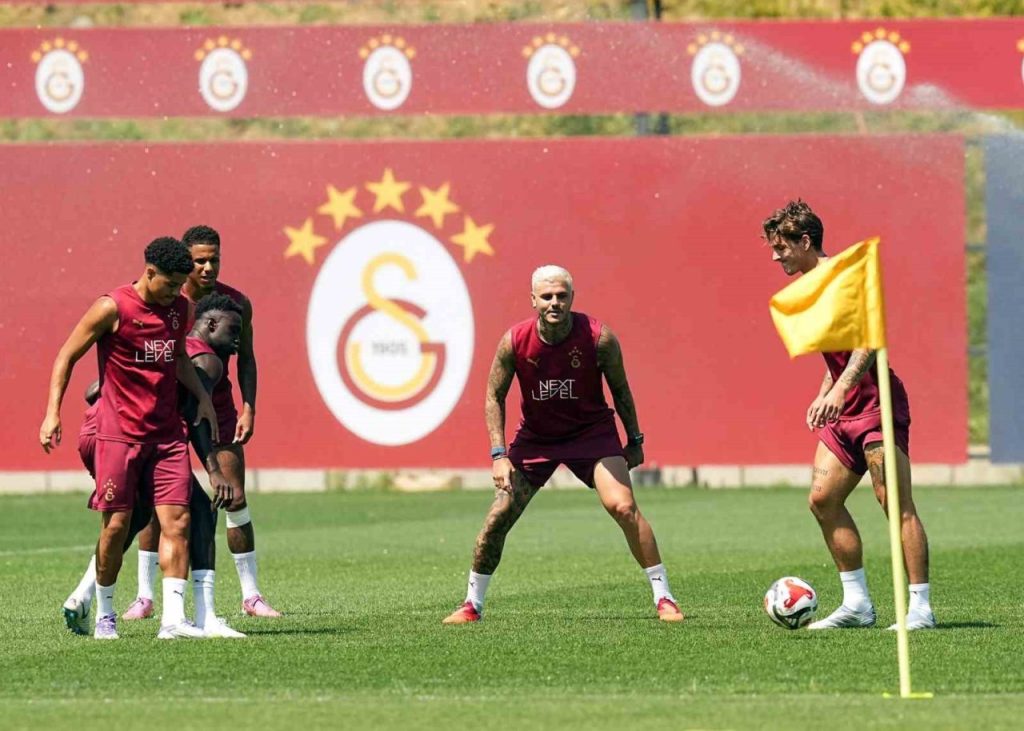 galatasaray yeni sezon hazirliklarina devam etti 3847d19aec90 |