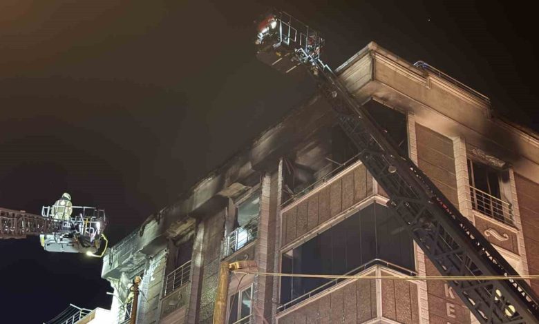 Gaziosmanpaşa’da 6 katlı binada çıkan yangın paniğe neden oldu 1 gaziosmanpasada 6 katli binada cikan yangin panige neden oldu d5e3ff4dee53 |