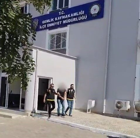 gemlikte kesinlesmis hapis cezasi bulunan 3 kisi yakalandi 389c105bd126 |