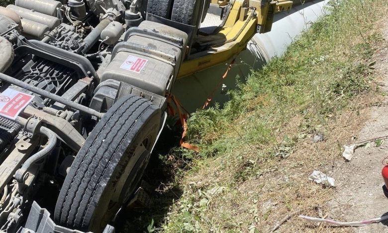 gonende ruzgar turbini kanadi tasiyan tir devrildi surucu hafif yaralandi 079fe22e460f |