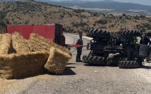 gonende saman yuklu traktor devrildi 860b7c7e760c |
