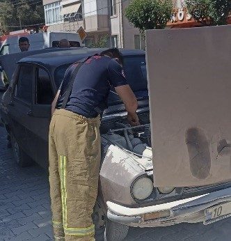gonende seyir halindeki aractan dumanlar yukseldi df5393f239f4 |