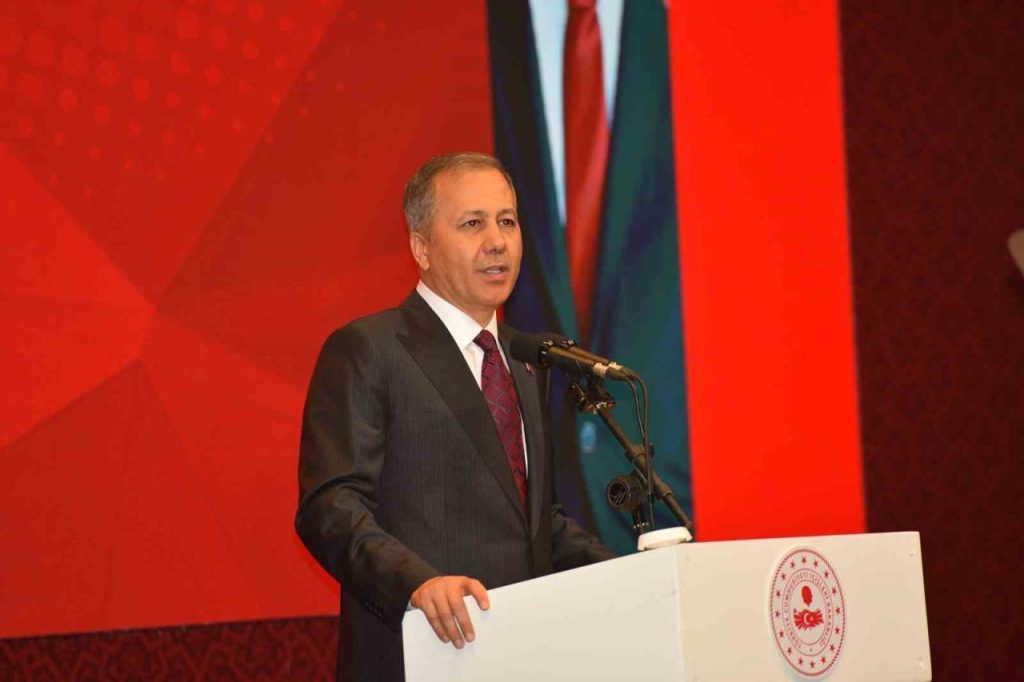 icisleri bakani ali yerlikaya spor once ahlaktir once saygidir 59cfad9e7677 |