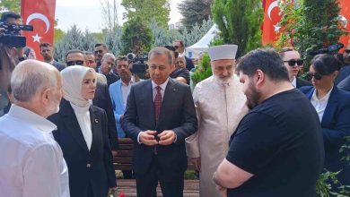 İçişleri Bakanı Yerlikaya ile Aile ve Sosyal Hizmetler Bakanı Göktaş, Karşıyaka Mezarlığı’nda yer alan 15 Temmuz Şehitliğindeki anma törenine katıldı 4 icisleri bakani yerlikaya ile aile ve sosyal hizmetler bakani goktas karsiyaka mezarliginda yer alan 15 temmuz sehitligindeki anma torenine katildi 9de622376f35 |